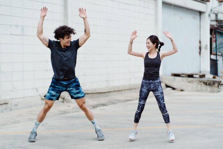 Hướng dẫn chi tiết cách tập Jumping Jacks cho người mới