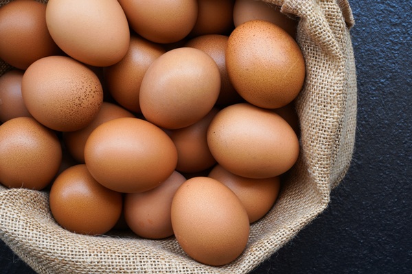 trứng gà cung cấp protein với thành phần axit amin cân bằng hơn