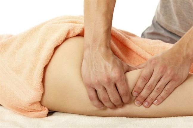 Massage vùng đùi trong