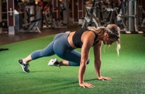 Hướng dẫn tập Plank đúng cách để giảm mỡ bụng hiệu quả